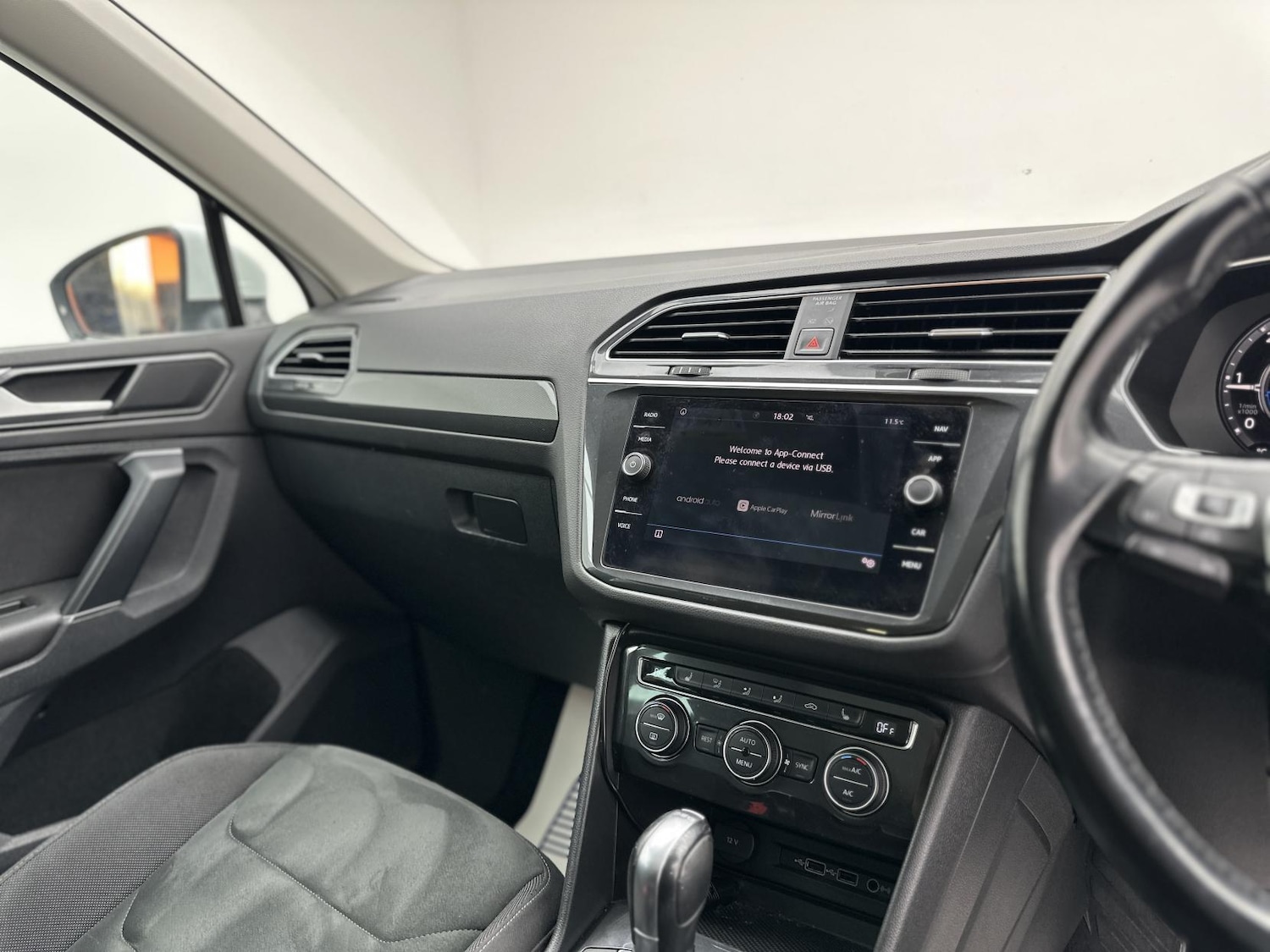 Used Volkswagen Tiguan 2018 for sale - 76071437: Photo 53