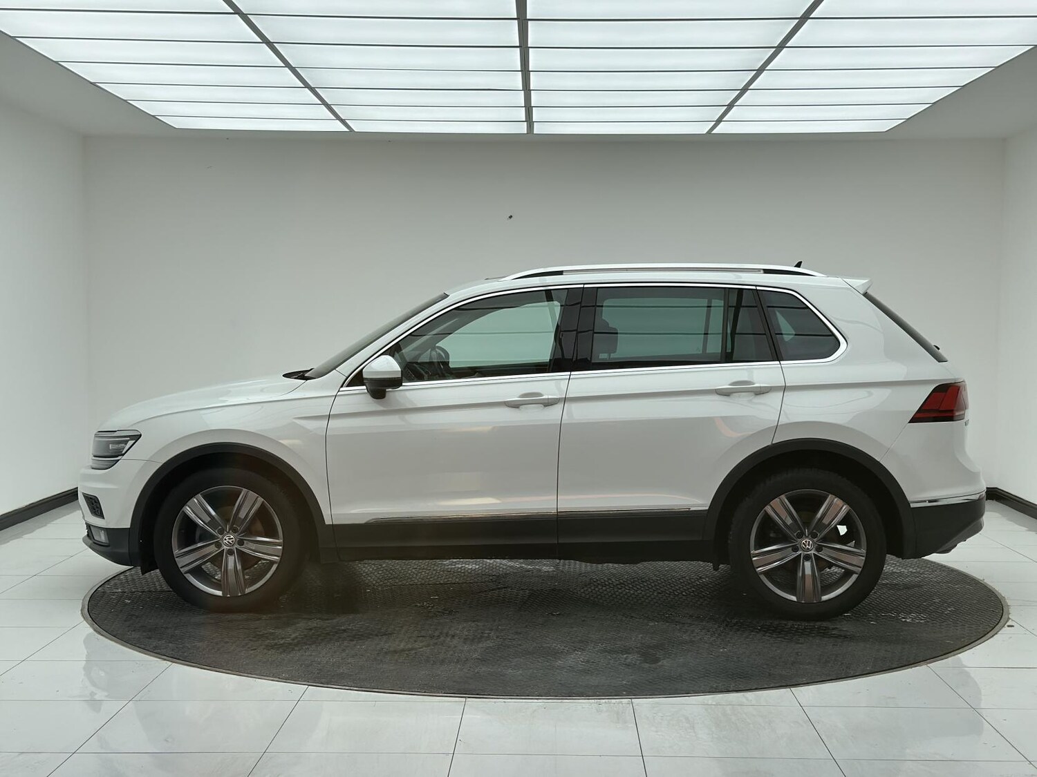 Used Volkswagen Tiguan 2018 for sale - 76071437: Photo 6