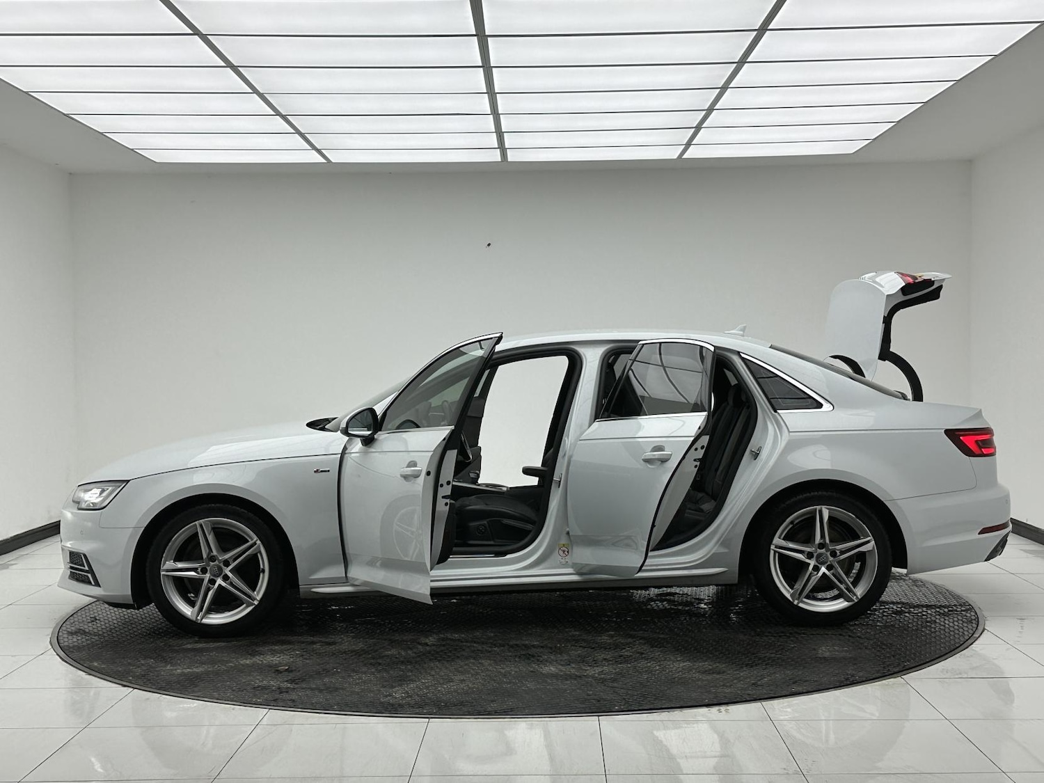 Used Audi A4 2017 for sale - 77248168: Photo 12