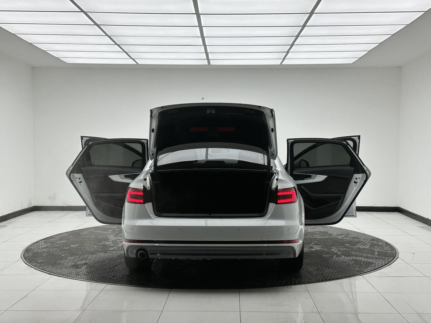 Used Audi A4 2017 for sale - 77248168: Photo 14