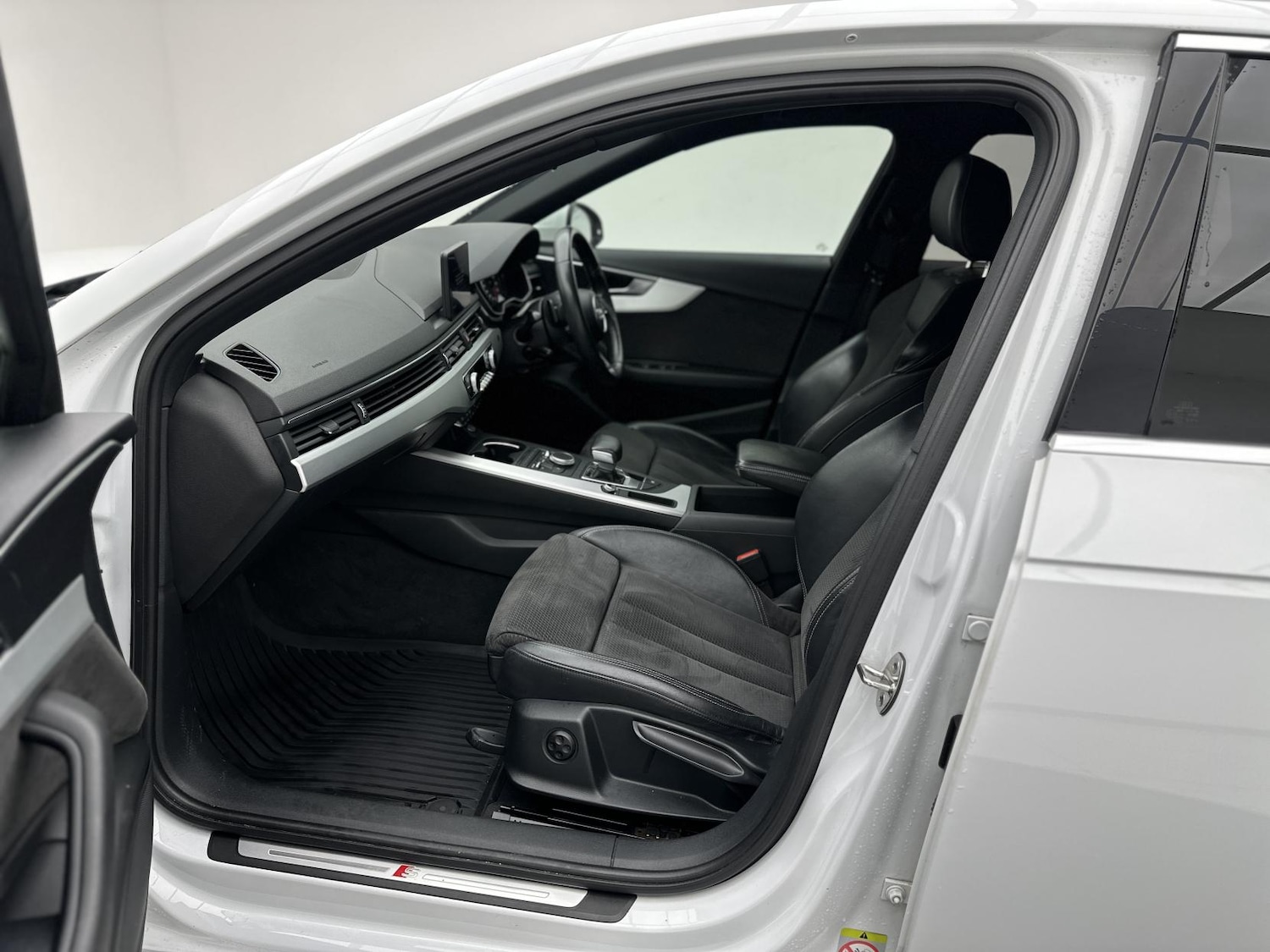 Used Audi A4 2017 for sale - 77248168: Photo 34