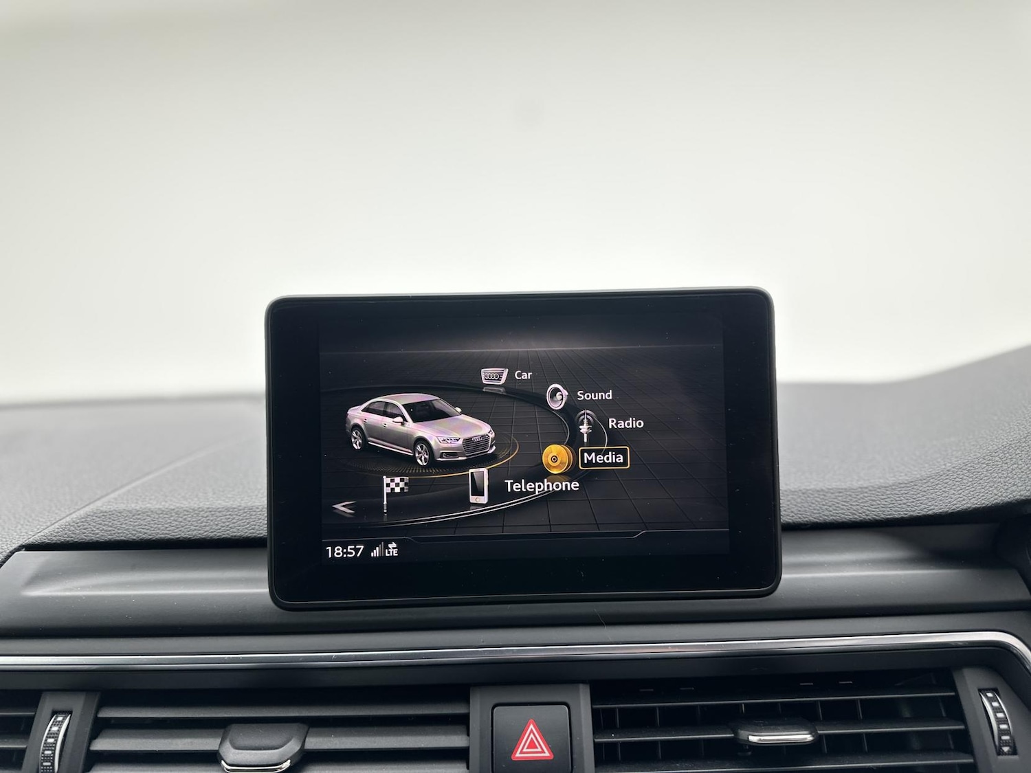 Used Audi A4 2017 for sale - 77248168: Photo 40