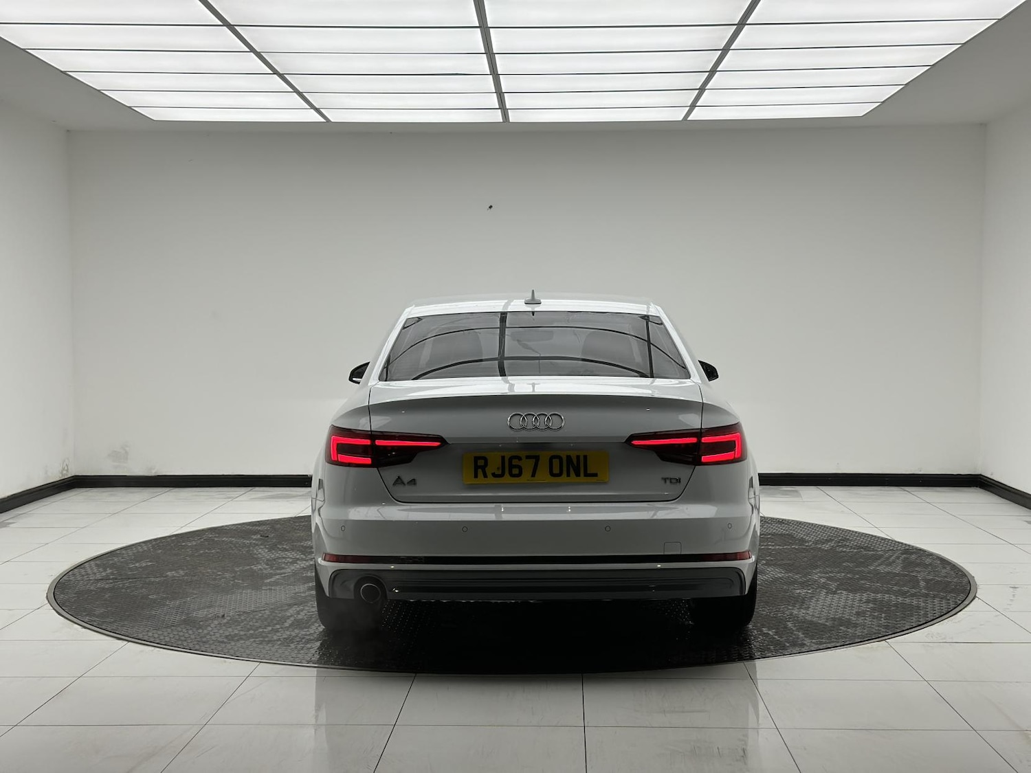 Used Audi A4 2017 for sale - 77248168: Photo 6