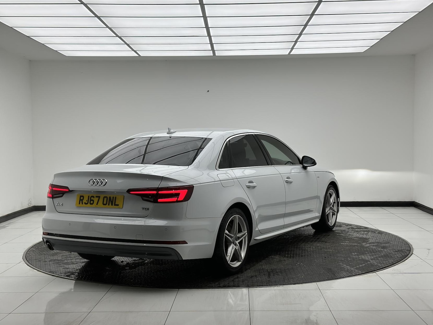 Used Audi A4 2017 for sale - 77248168: Photo 7