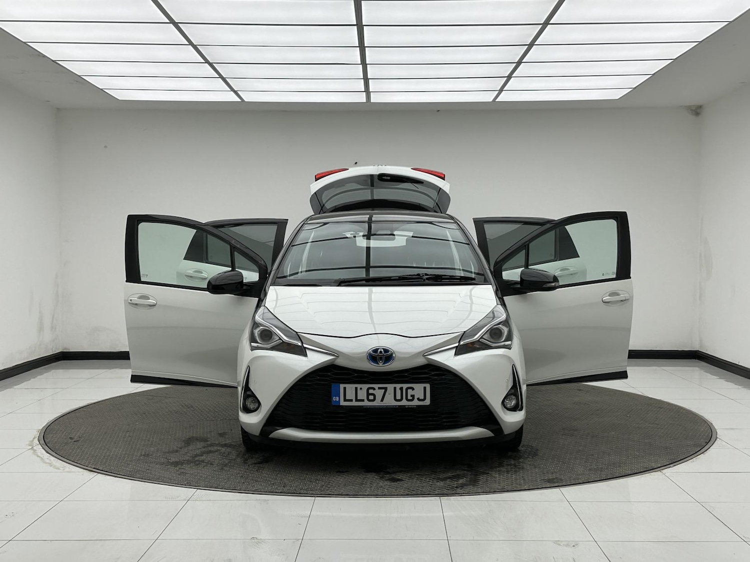 Used Toyota Yaris 2017 for sale - 78099770: Photo 10