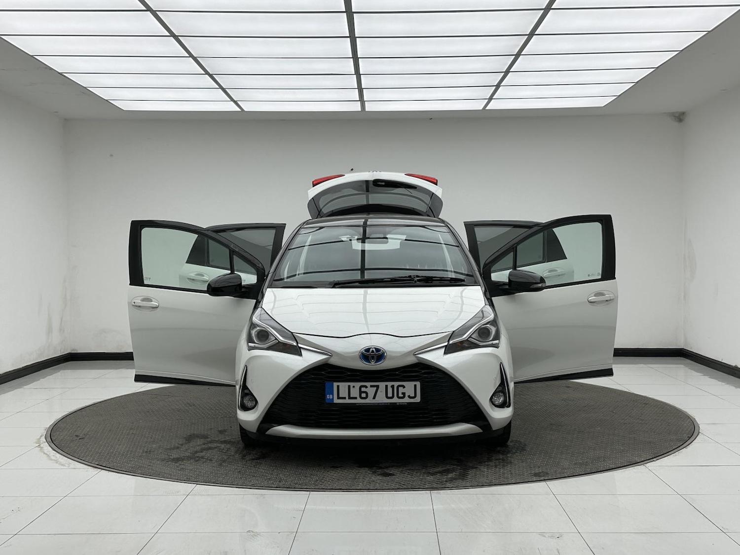 Used Toyota Yaris 2017 for sale - 78099770: Photo 15