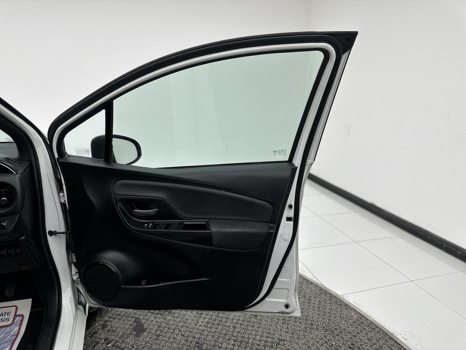 Used Toyota Yaris 2017 for sale - 78099770: Photo 18