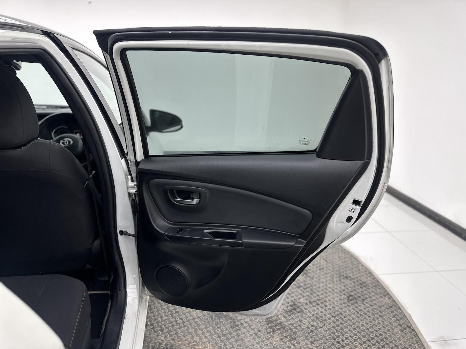 Used Toyota Yaris 2017 for sale - 78099770: Photo 24