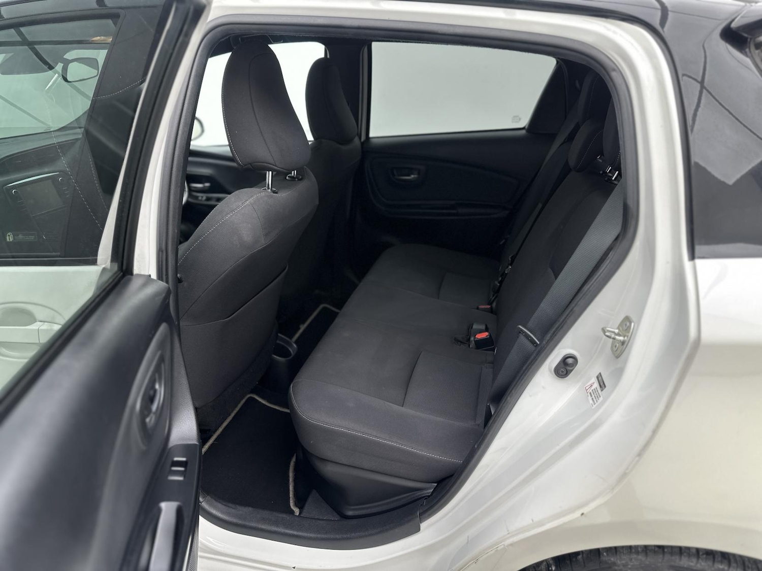 Used Toyota Yaris 2017 for sale - 78099770: Photo 27