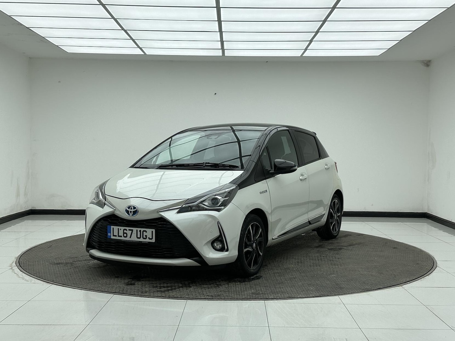 Used Toyota Yaris 2017 for sale - 78099770: Photo 3