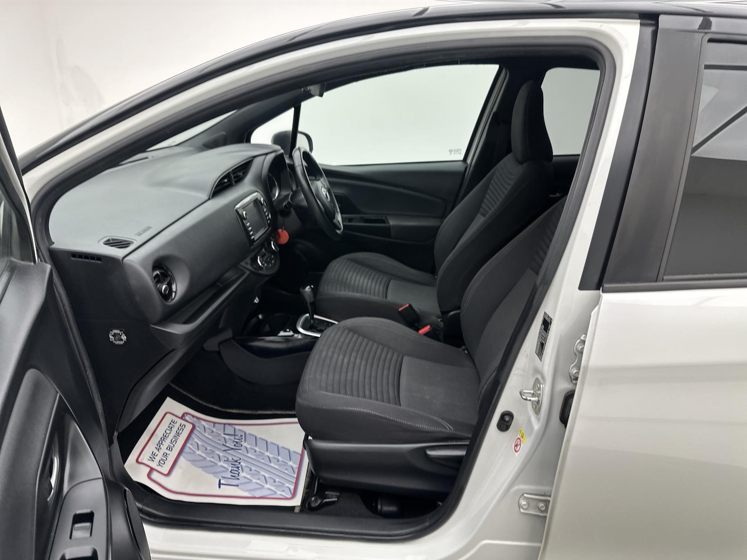 Used Toyota Yaris 2017 for sale - 78099770: Photo 30