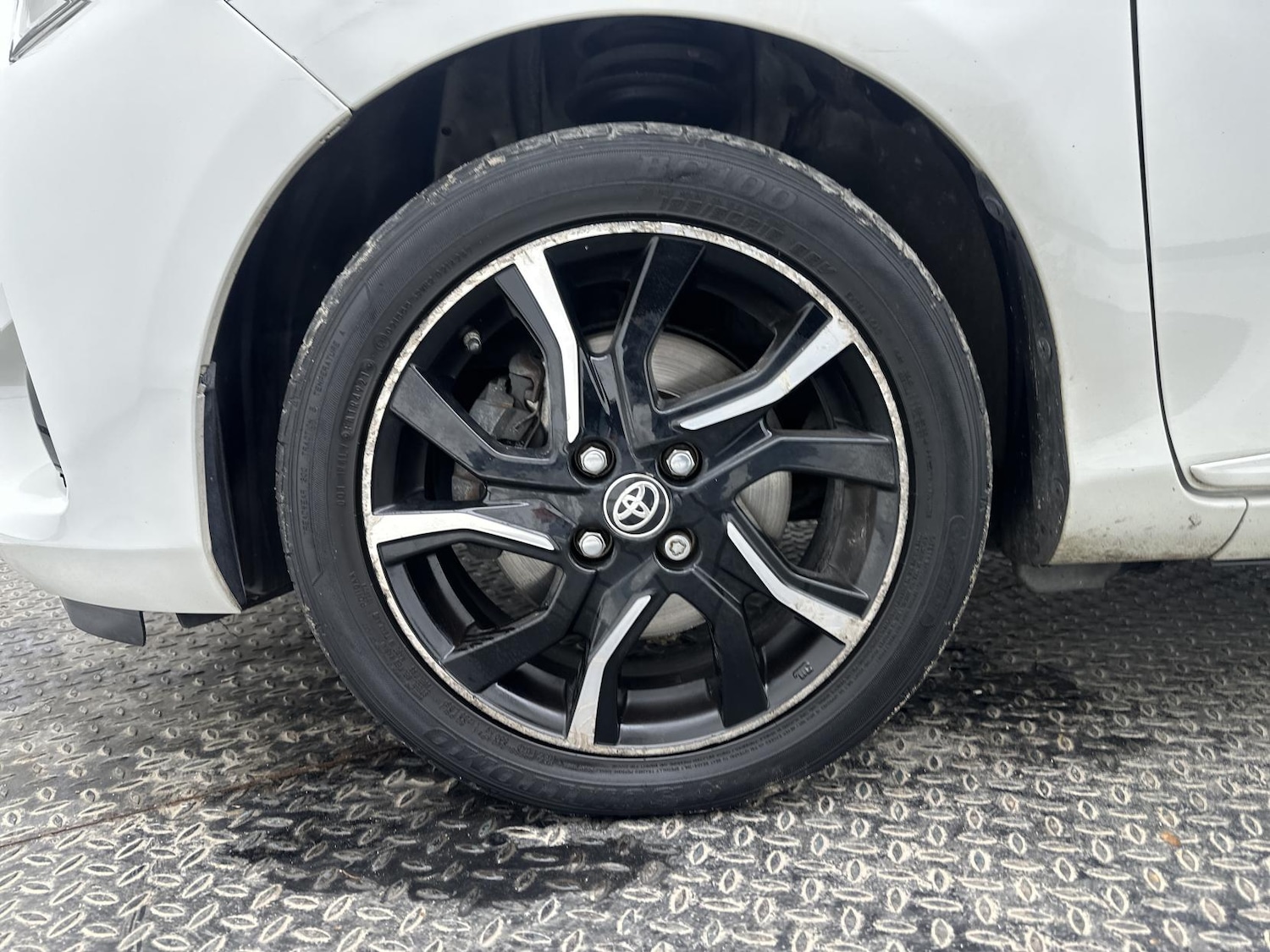 Used Toyota Yaris 2017 for sale - 78099770: Photo 33