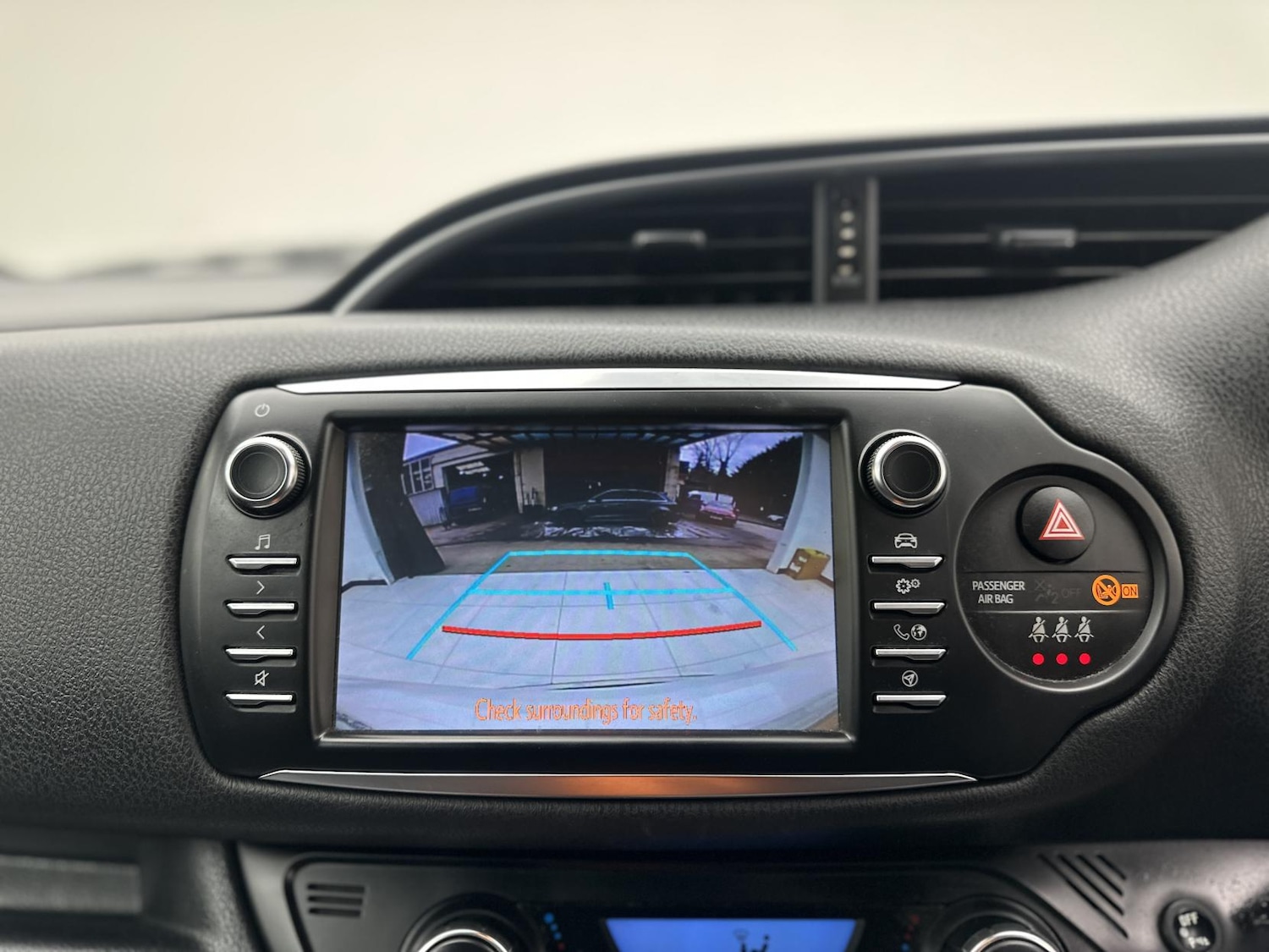 Used Toyota Yaris 2017 for sale - 78099770: Photo 44