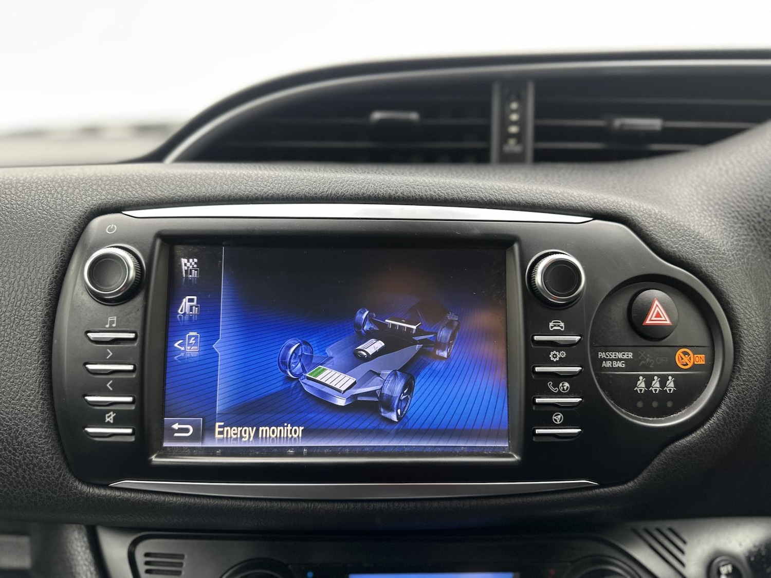 Used Toyota Yaris 2017 for sale - 78099770: Photo 45