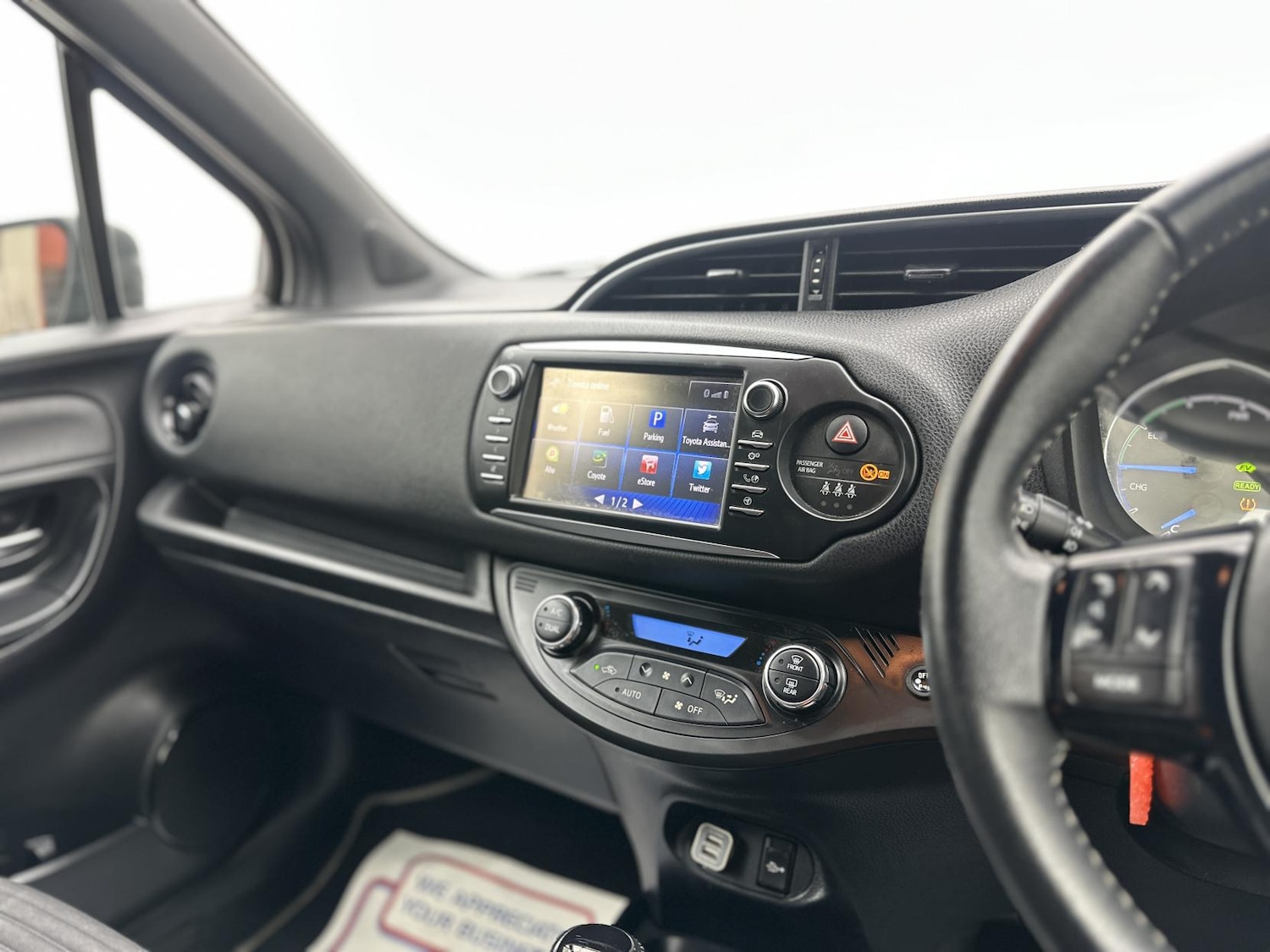 Used Toyota Yaris 2017 for sale - 78099770: Photo 54