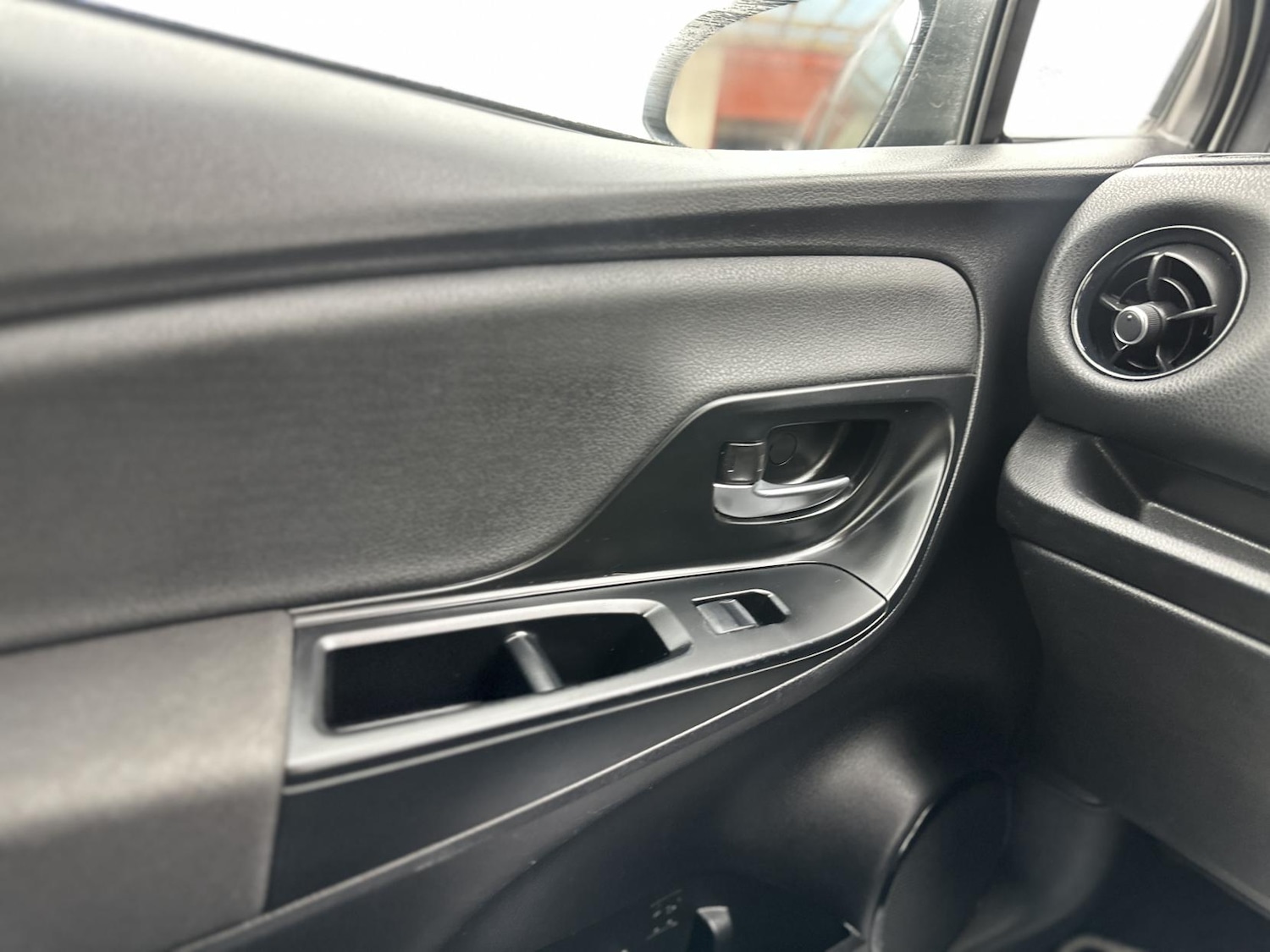 Used Toyota Yaris 2017 for sale - 78099770: Photo 55