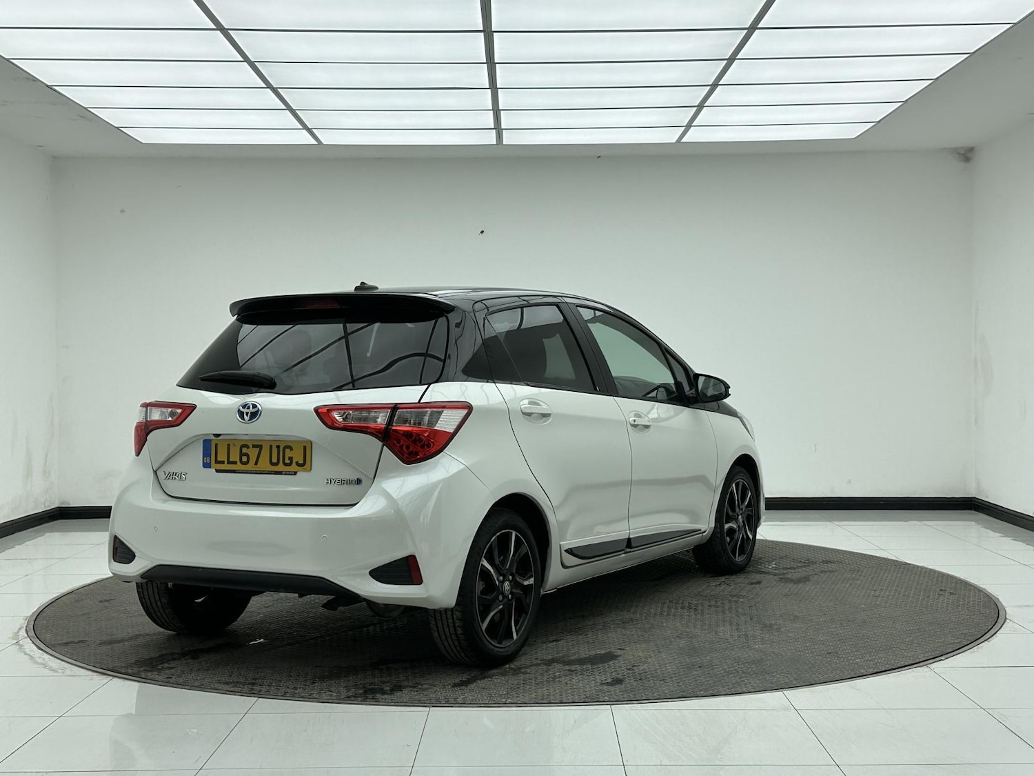 Used Toyota Yaris 2017 for sale - 78099770: Photo 8