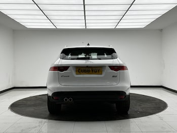 Used Jaguar F-Pace 2018 for sale - 78804789: Photo