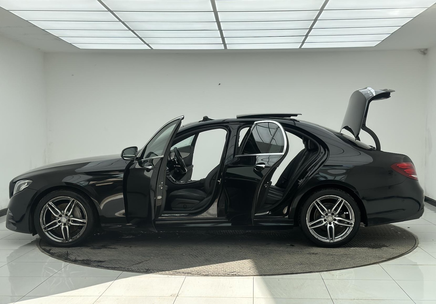 Used Mercedes-Benz E Class 2019 for sale - 77732740: Photo 11