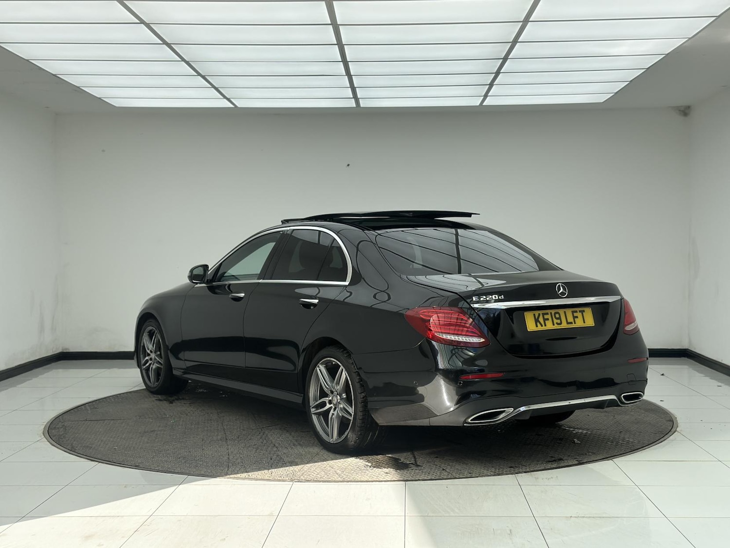 Used Mercedes-Benz E Class 2019 for sale - 77732740: Photo 5