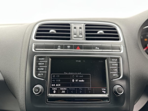 Used Volkswagen Polo 2016 for sale - 76244901: Photo 40
