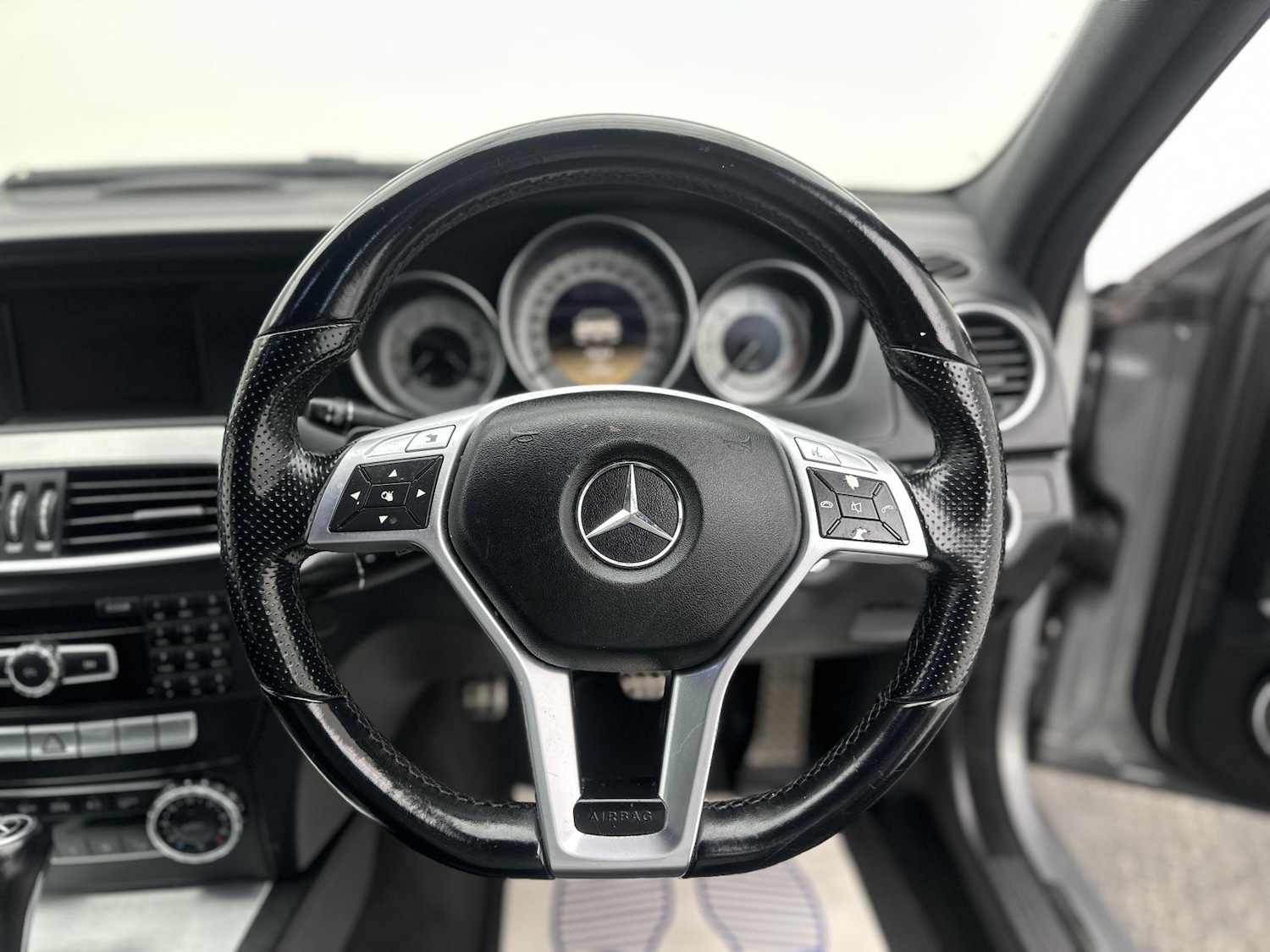 Used Mercedes-Benz C Class 2012 for sale - 76688482: Photo 25