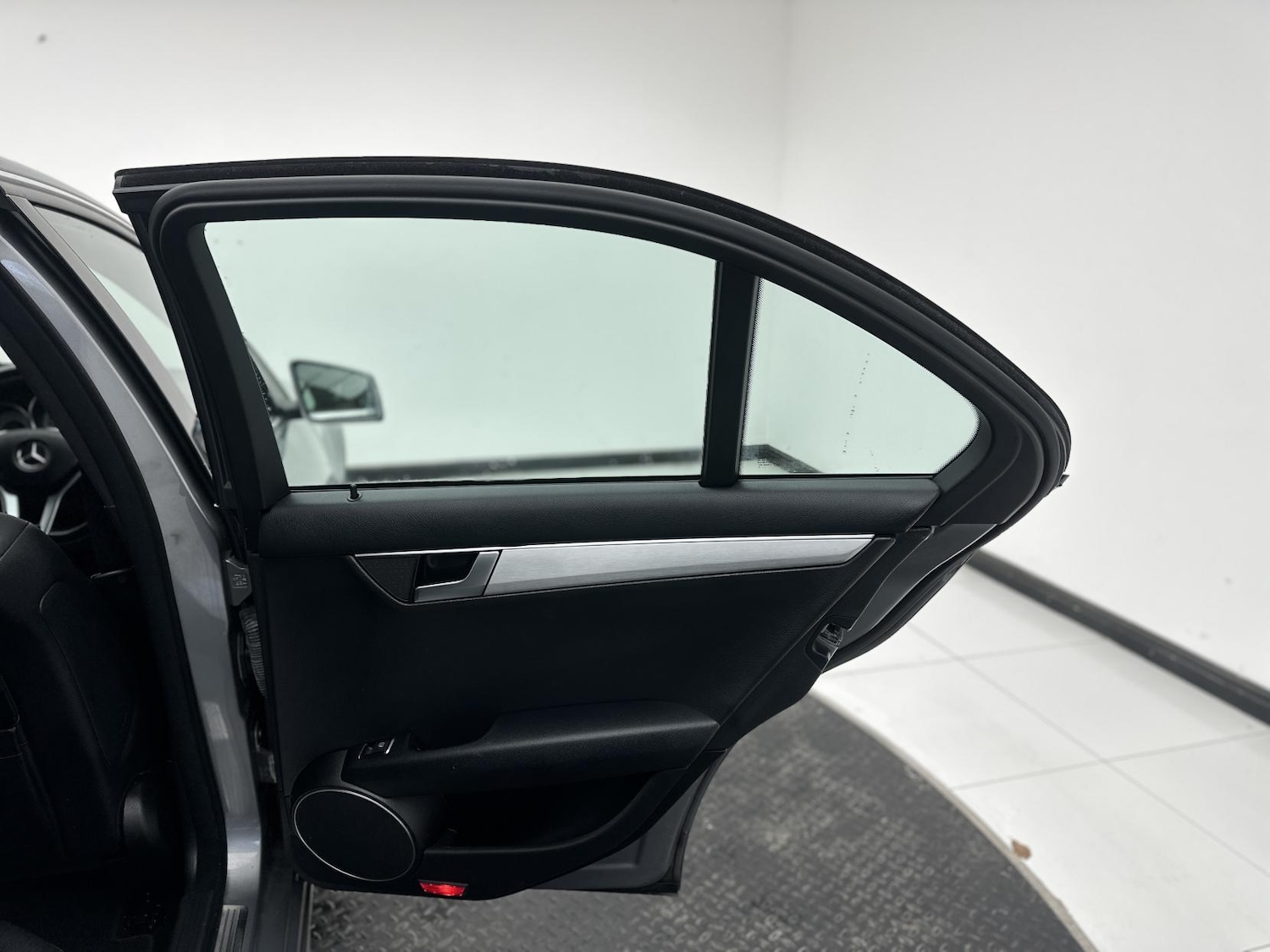 Used Mercedes-Benz C Class 2012 for sale - 76688482: Photo 30