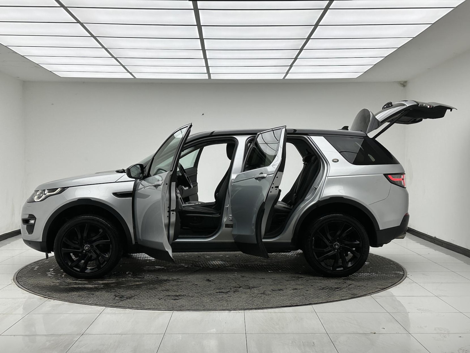 Used Land Rover Discovery Sport 2015 for sale - 77558838: Photo 12
