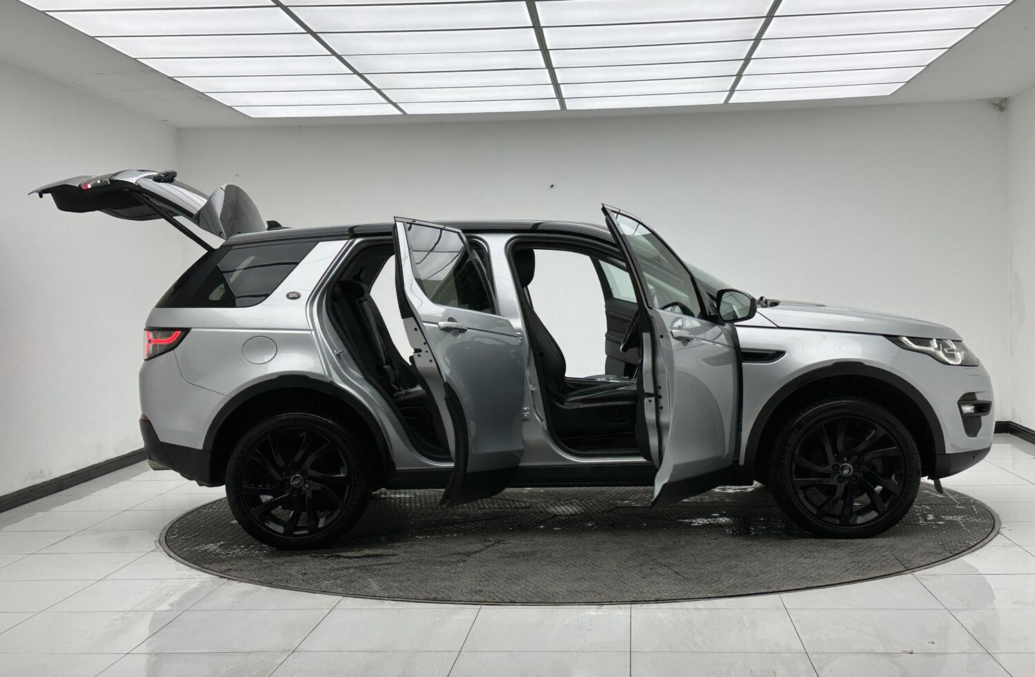 Used Land Rover Discovery Sport 2015 for sale - 77558838: Photo 15