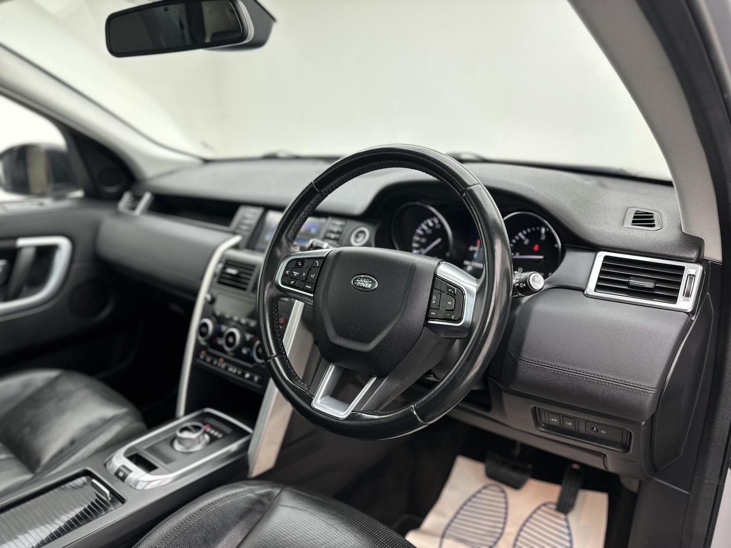 Used Land Rover Discovery Sport 2015 for sale - 77558838: Photo 16