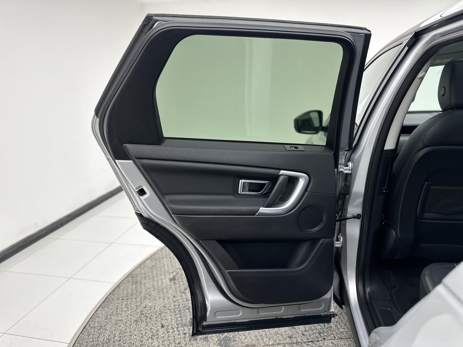 Used Land Rover Discovery Sport 2015 for sale - 77558838: Photo 31