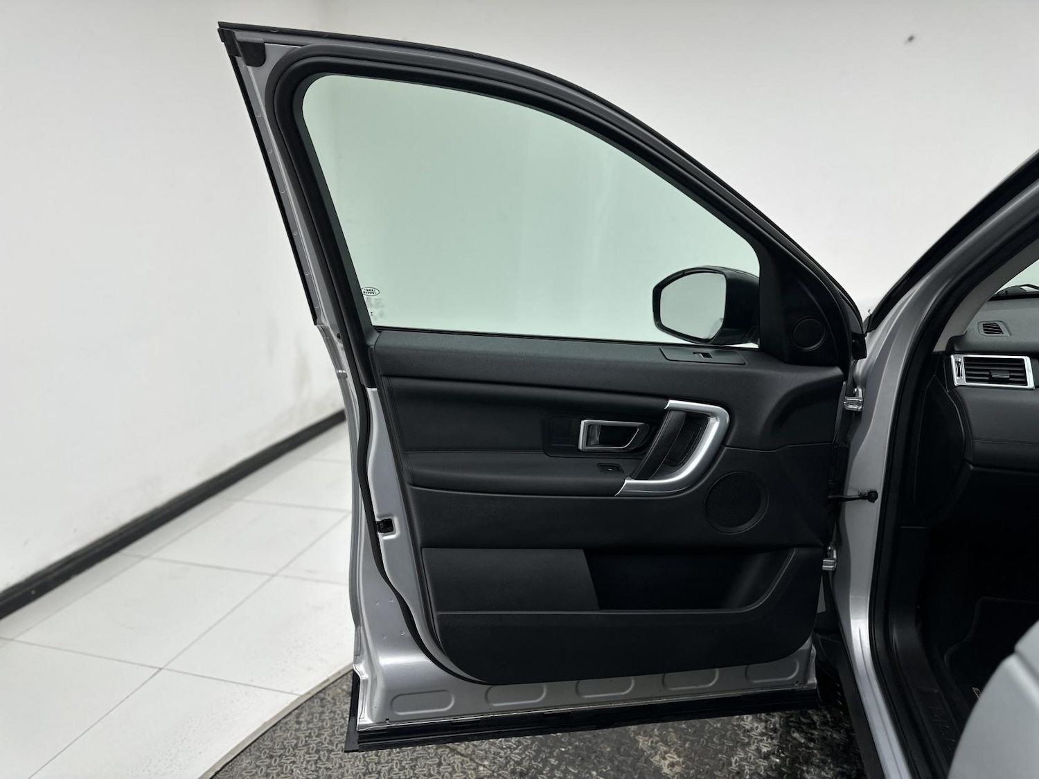 Used Land Rover Discovery Sport 2015 for sale - 77558838: Photo 34