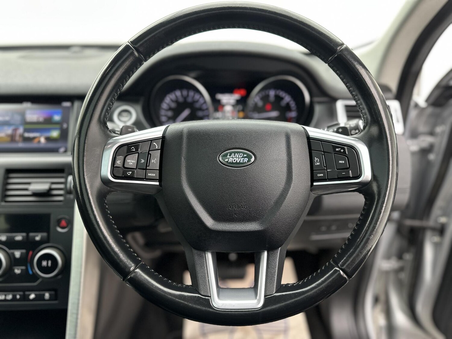 Used Land Rover Discovery Sport 2015 for sale - 77558838: Photo 41