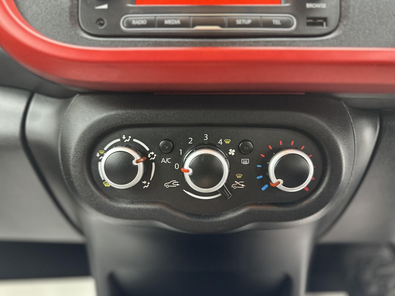 Used Renault Twingo 2016 for sale - 76438416: Photo 45