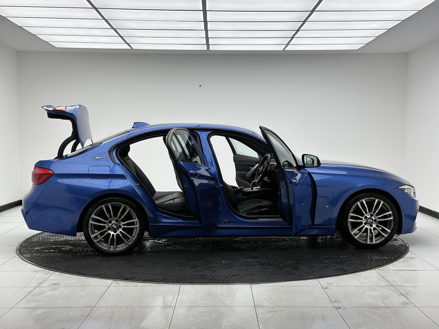 Used BMW 3 Series 2018 for sale - 76726188: Photo 17
