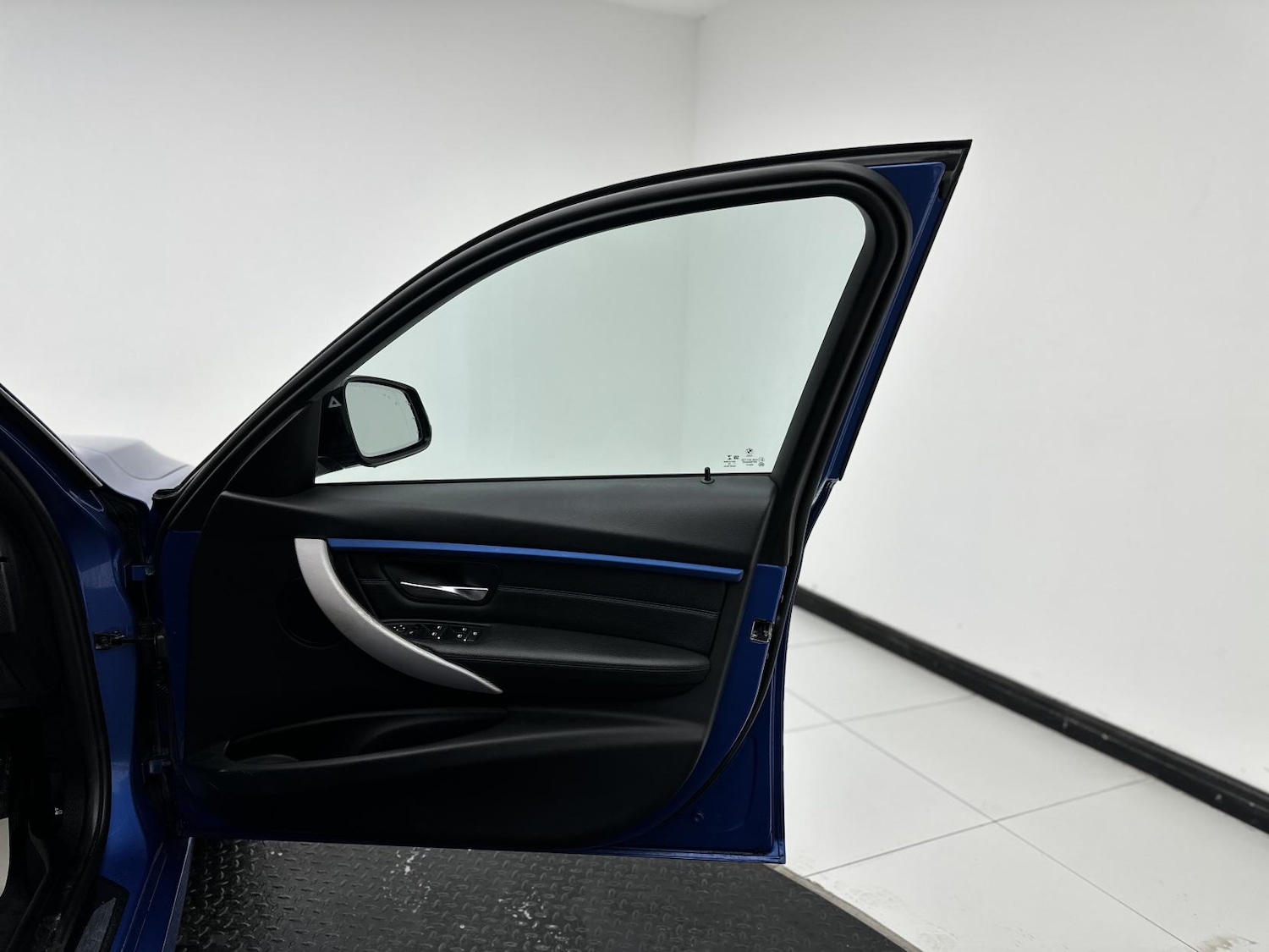 Used BMW 3 Series 2018 for sale - 76726188: Photo 19