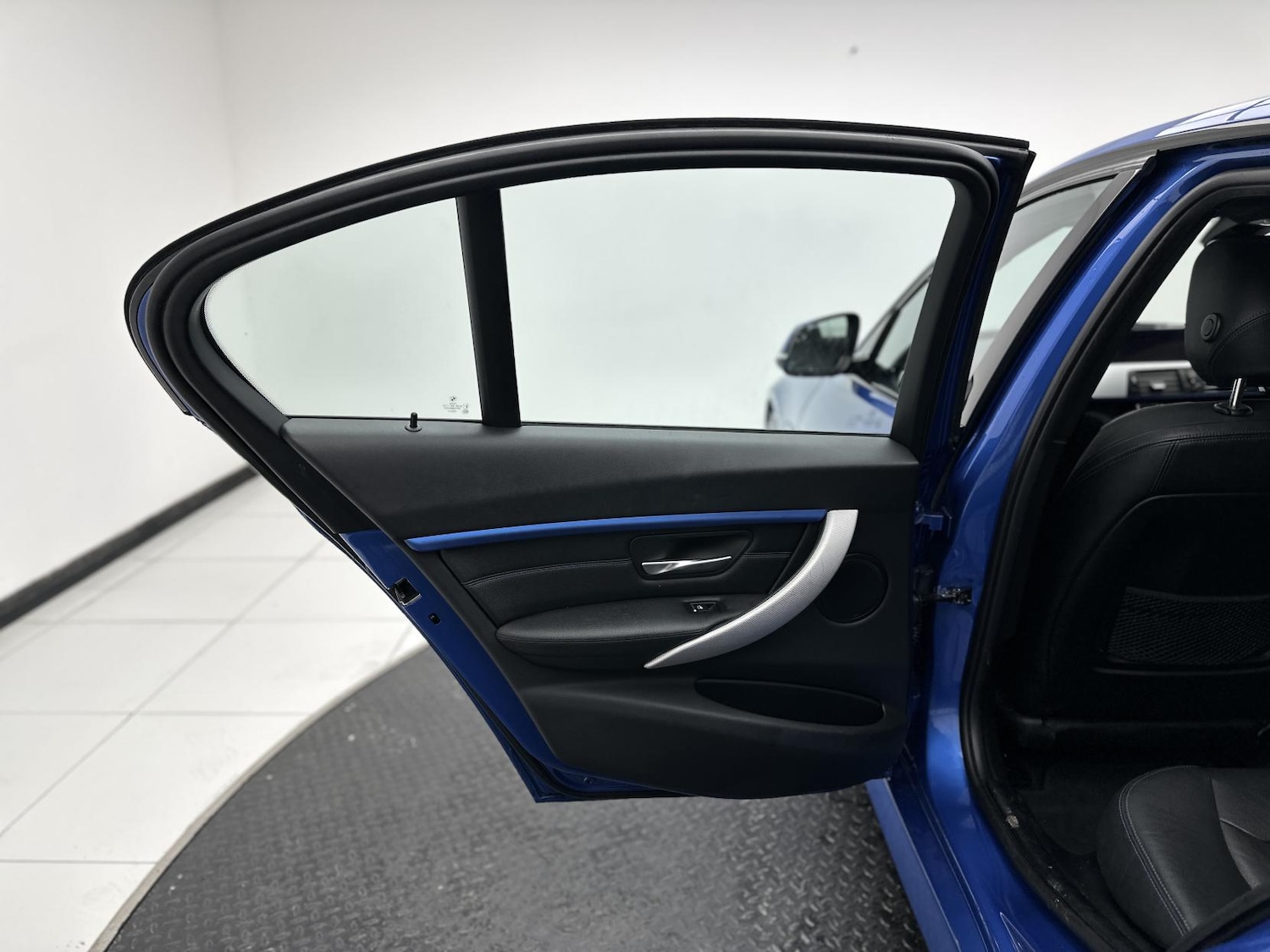 Used BMW 3 Series 2018 for sale - 76726188: Photo 28