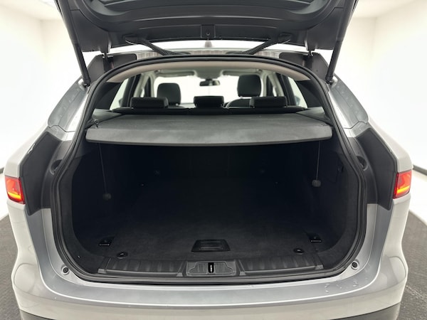 Used Jaguar F-Pace 2017 for sale - 76196986: Photo 26