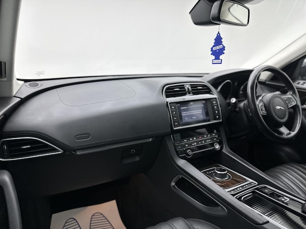 Used Jaguar F-Pace 2017 for sale - 76196986: Photo 31
