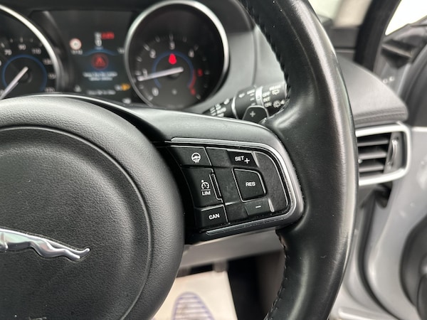 Used Jaguar F-Pace 2017 for sale - 76196986: Photo 46