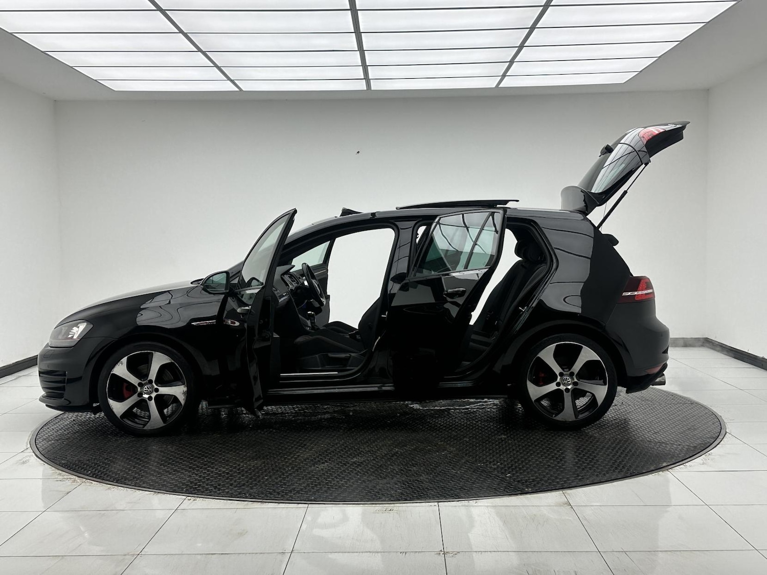 Used Volkswagen Golf 2014 for sale - 77201713: Photo 16