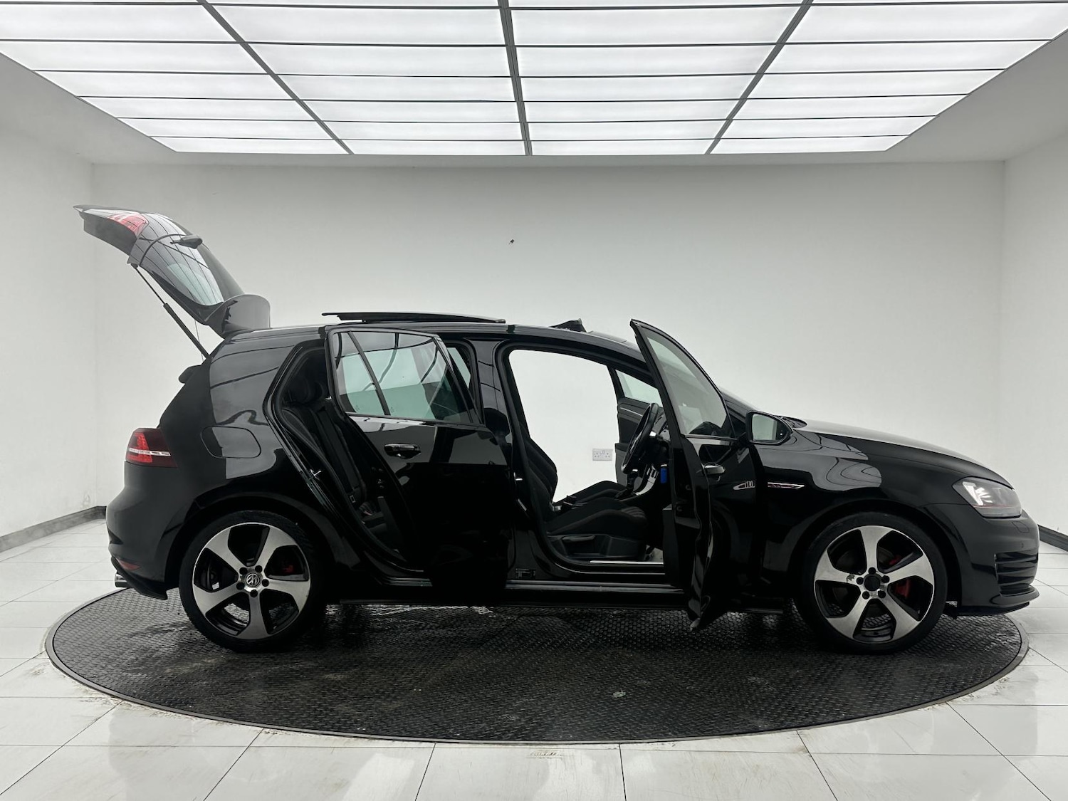 Used Volkswagen Golf 2014 for sale - 77201713: Photo 18