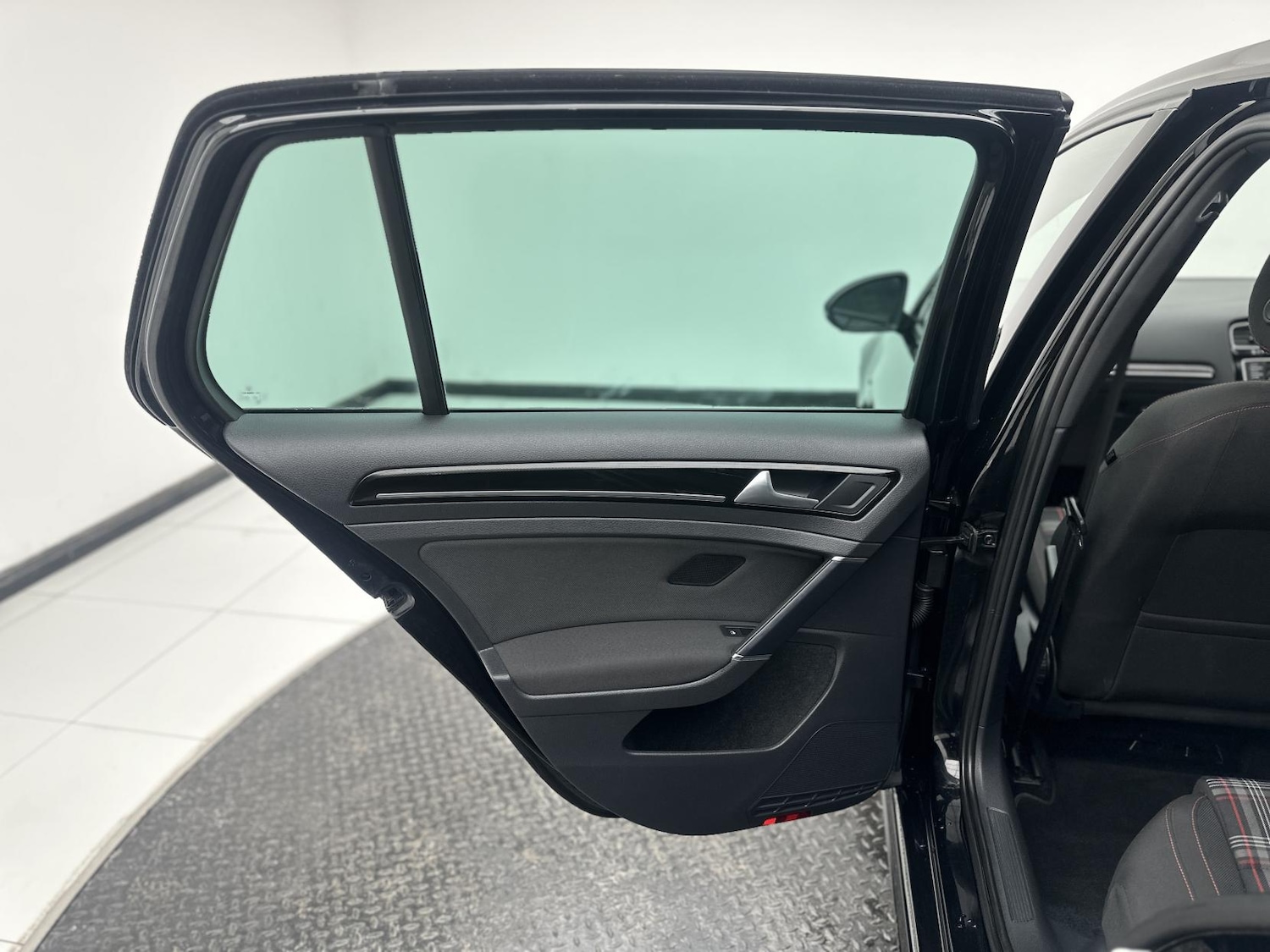 Used Volkswagen Golf 2014 for sale - 77201713: Photo 30