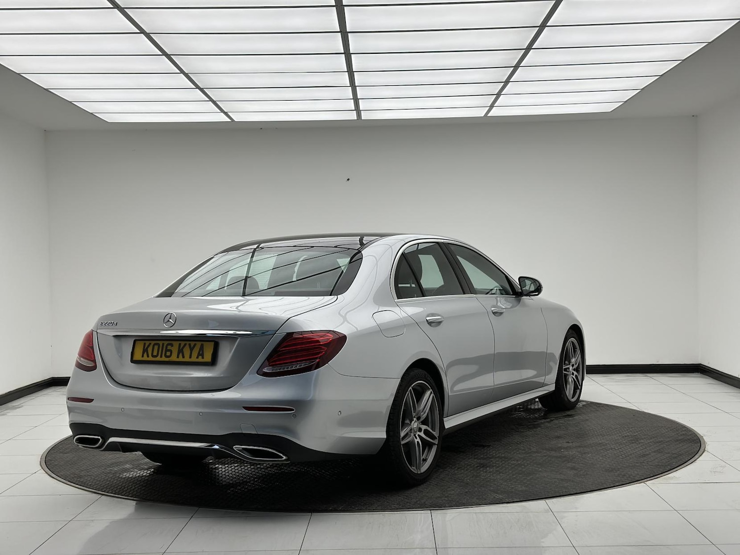 Used Mercedes-Benz E Class 2016 for sale - 76785539: Photo 11