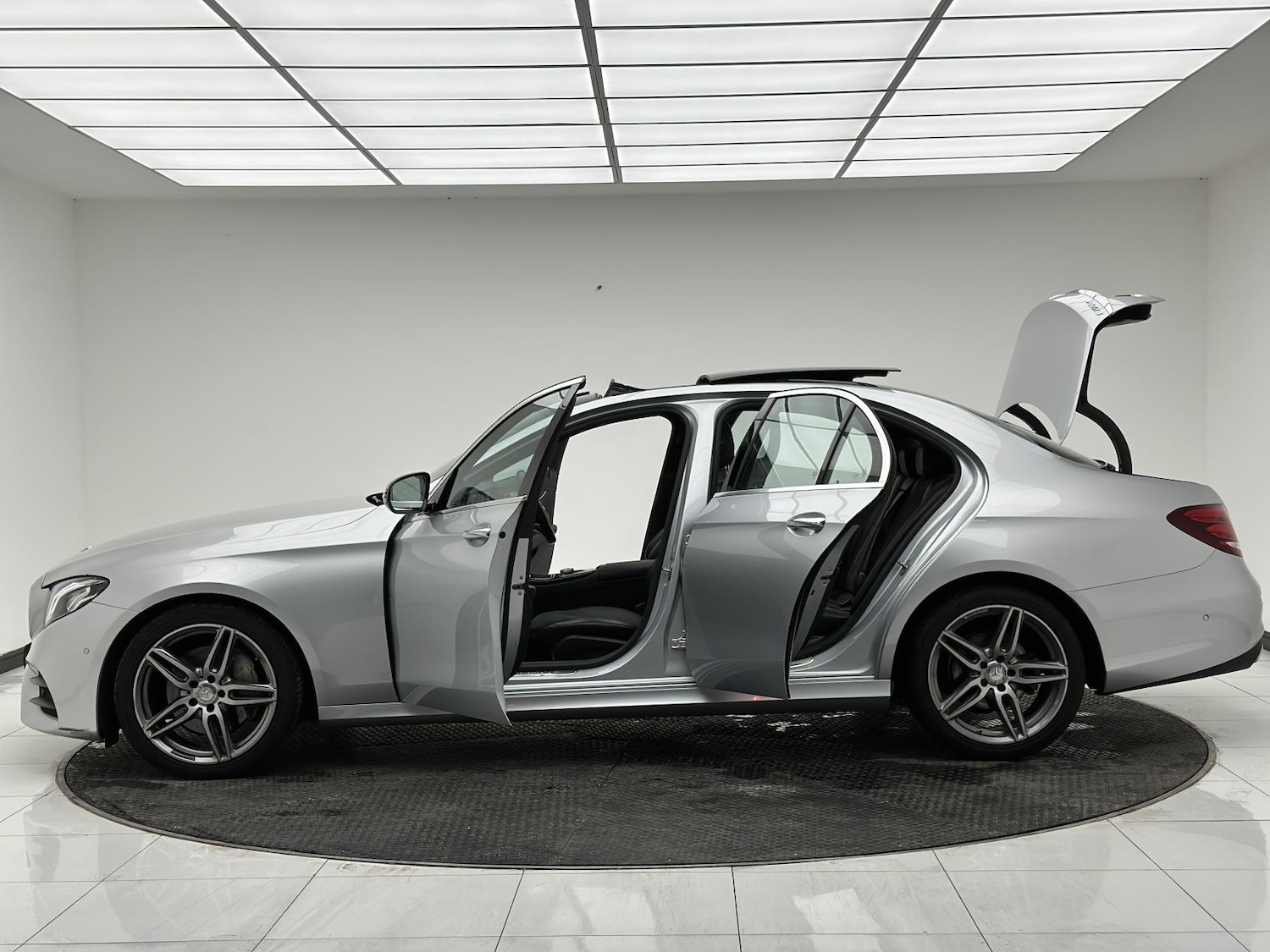 Used Mercedes-Benz E Class 2016 for sale - 76785539: Photo 14