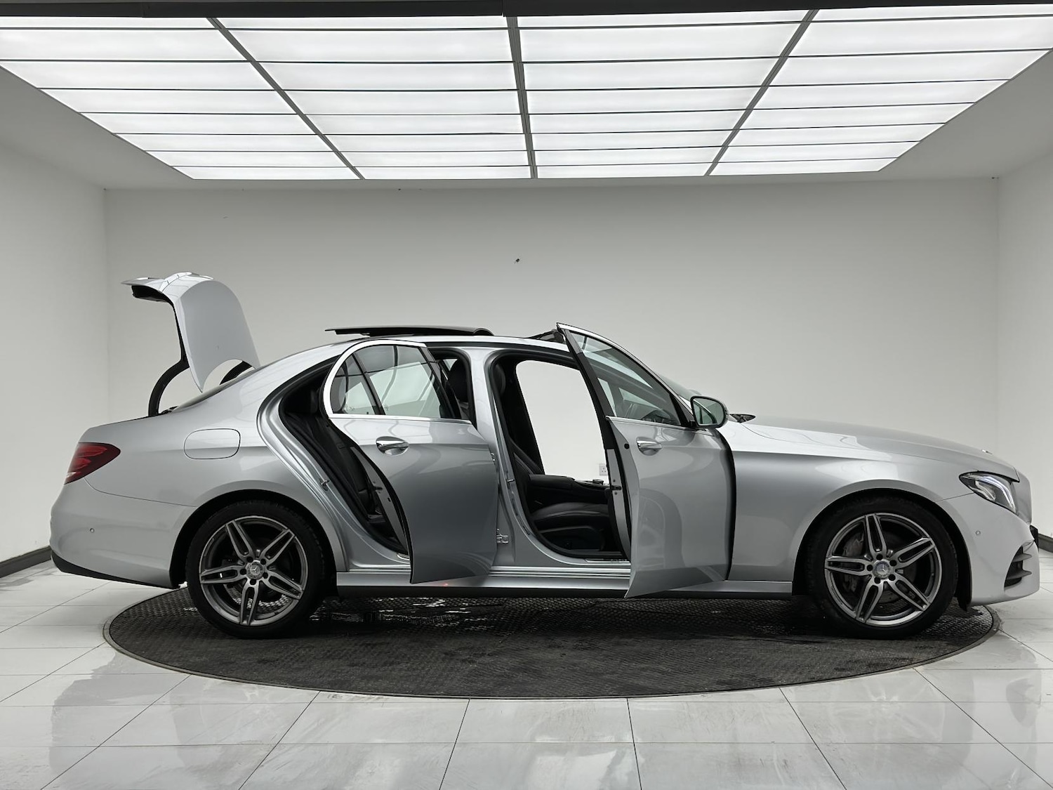 Used Mercedes-Benz E Class 2016 for sale - 76785539: Photo 16