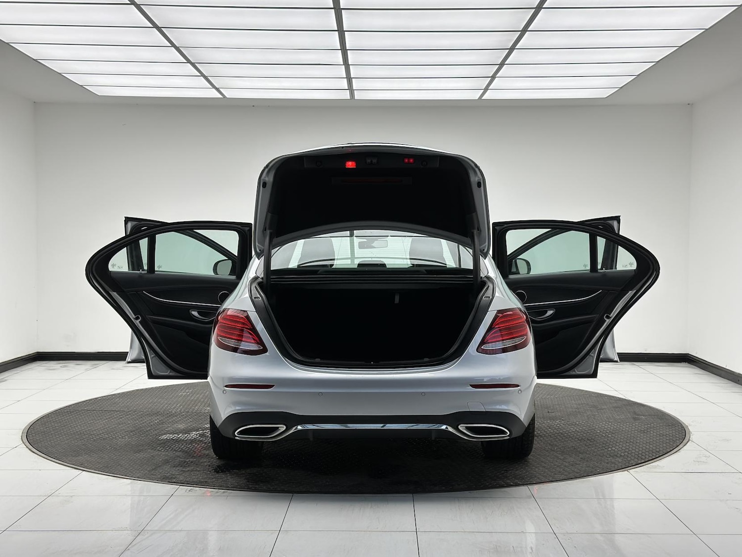 Used Mercedes-Benz E Class 2016 for sale - 76785539: Photo 17