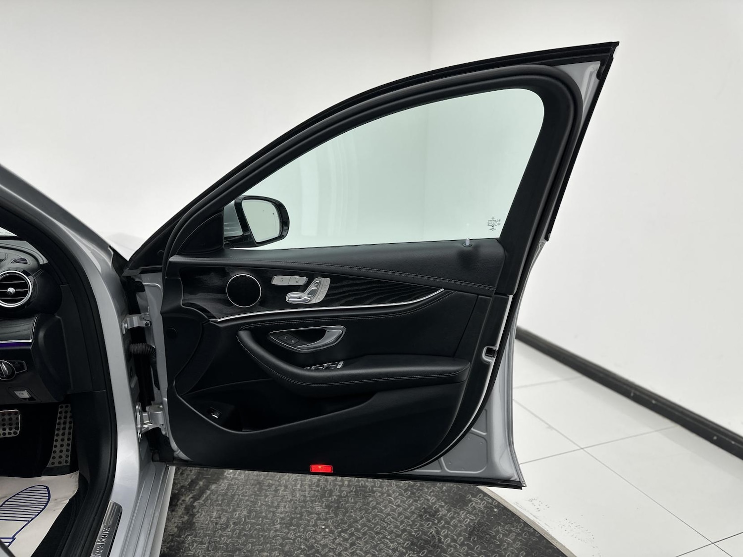 Used Mercedes-Benz E Class 2016 for sale - 76785539: Photo 21