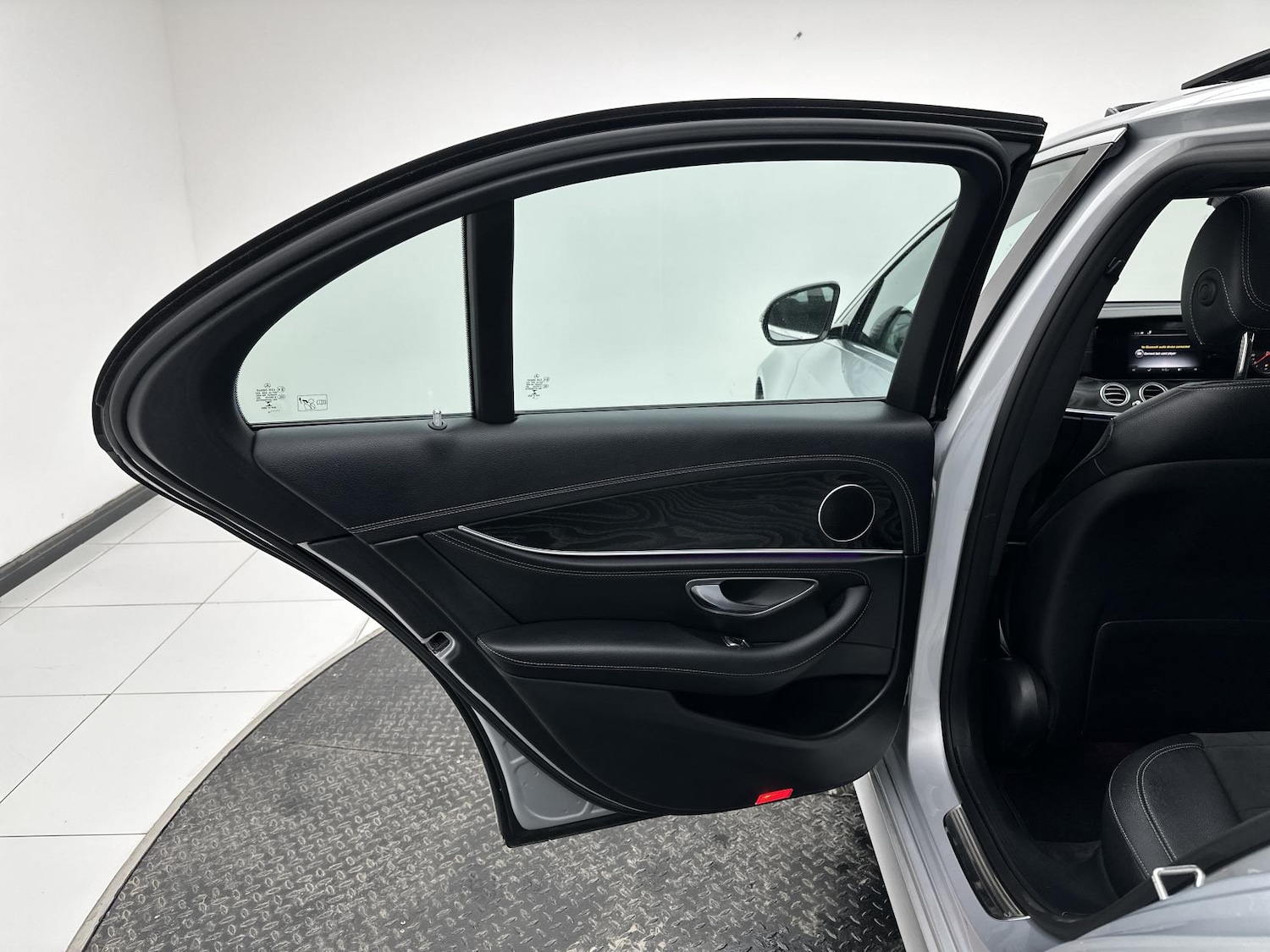 Used Mercedes-Benz E Class 2016 for sale - 76785539: Photo 31