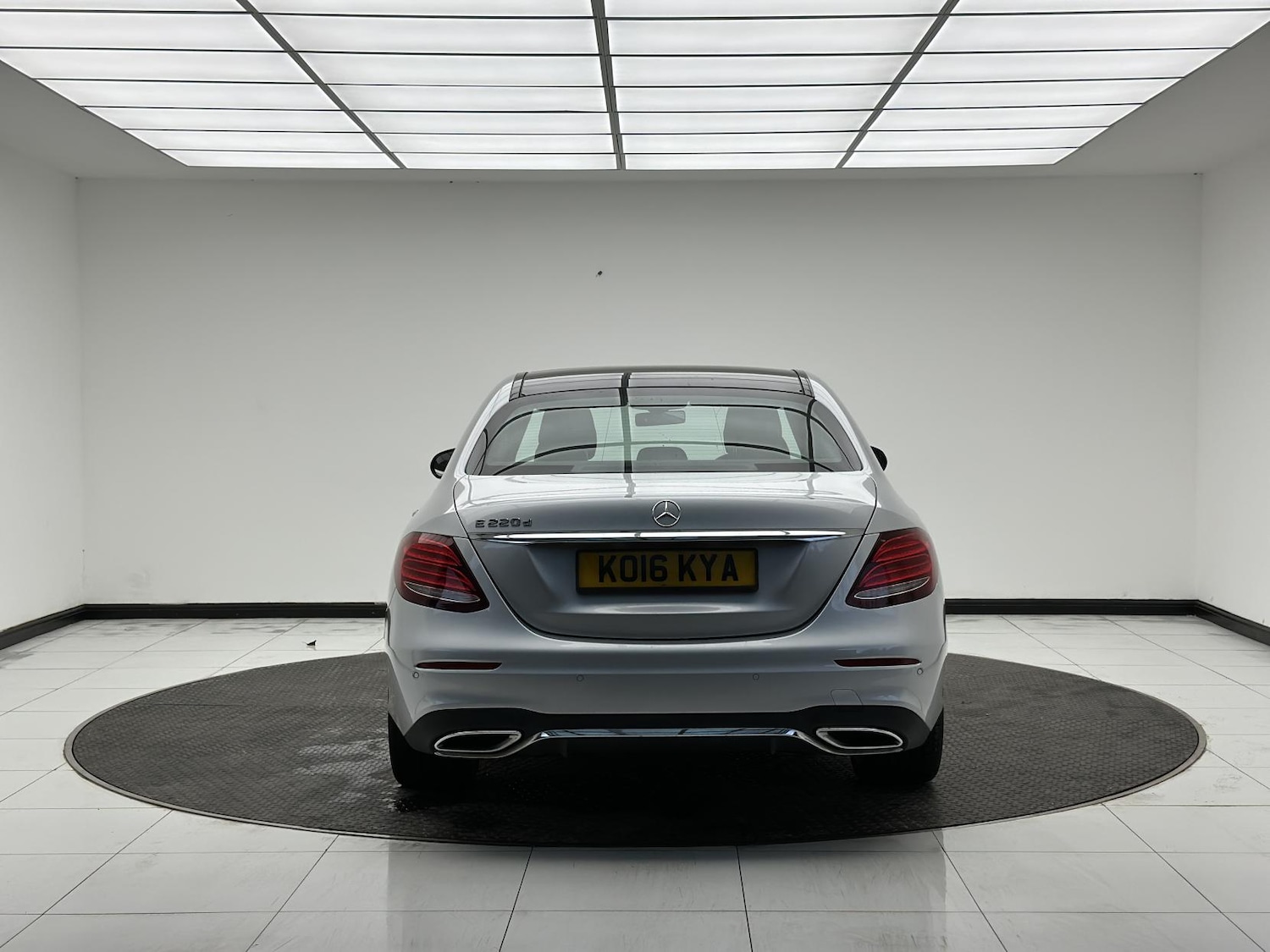 Used Mercedes-Benz E Class 2016 for sale - 76785539: Photo 9